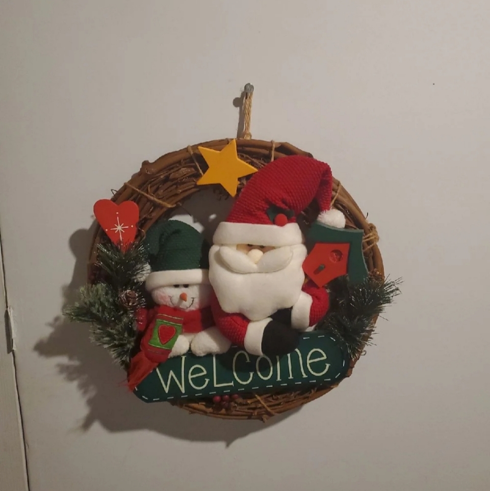 Welcome Holiday Wreath